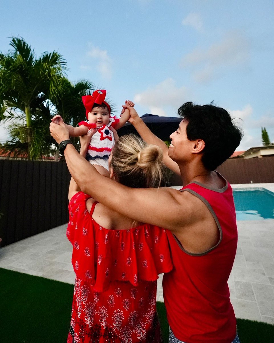tonysuccar's tweet photo. 🇺🇸 #happy4thofjuly !! 🍔🎆🩳☀️ un poquito tarde, pero fue un día lindo en familia celebrando por primera vez con Emmachan 👶🏻😍❤️🙏 https://t.co/jjgiEYJci3
