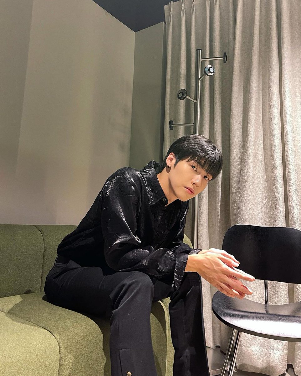 NFlyingIntl's tweet photo. 📷 IG post | (04.07.22)

sssn9_zzzn9: At NOW Lunch Attack 🤛

#NFlying #엔플라잉
@NFlyingofficial
#LeeSeunghyub #이승협 https://t.co/hNHRiBPAuK