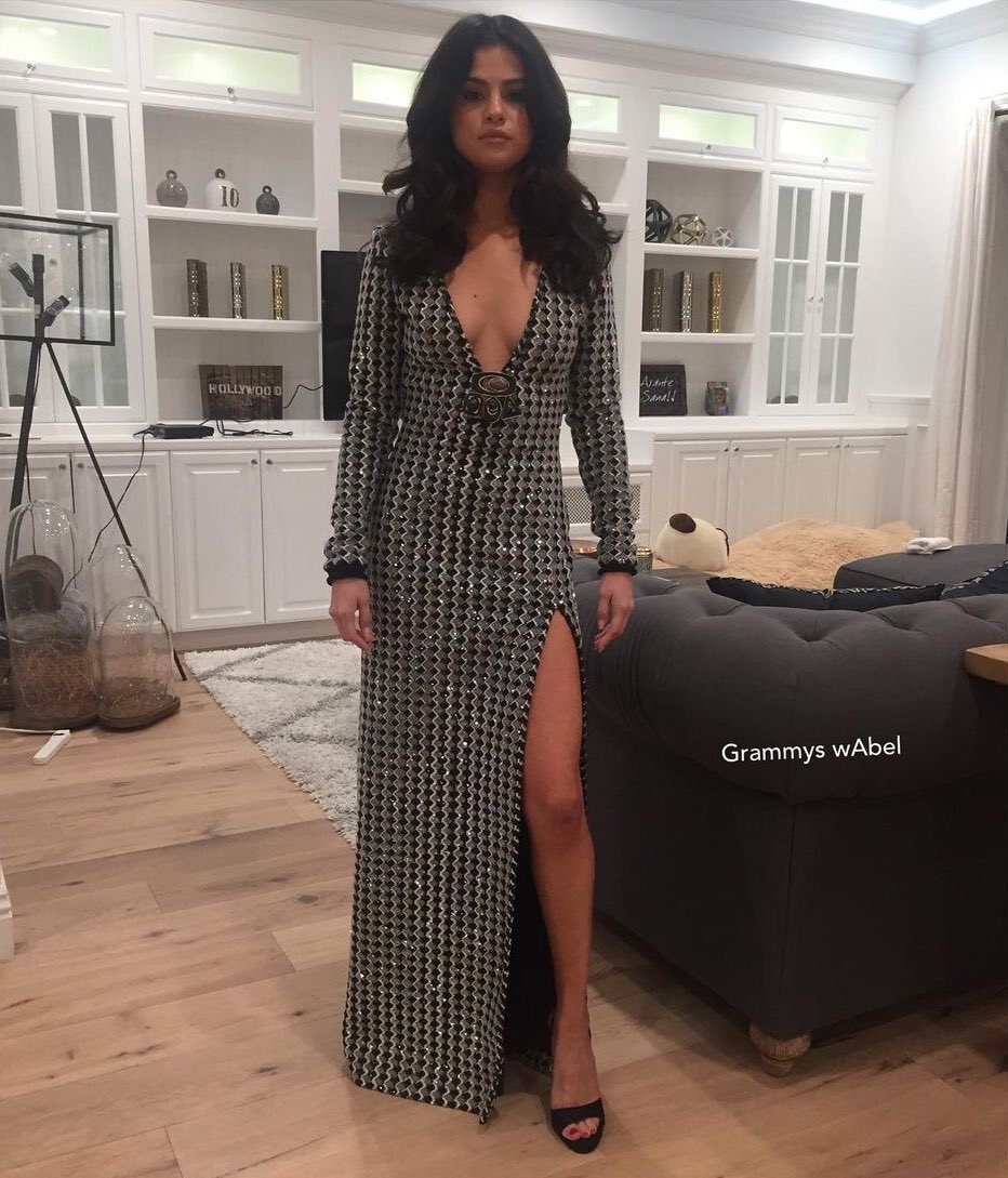 GomezSource's tweet photo. Selena Gomez was supposed to attend the Grammys in 2017 via Chris Classen https://t.co/zNnJRsWQzK