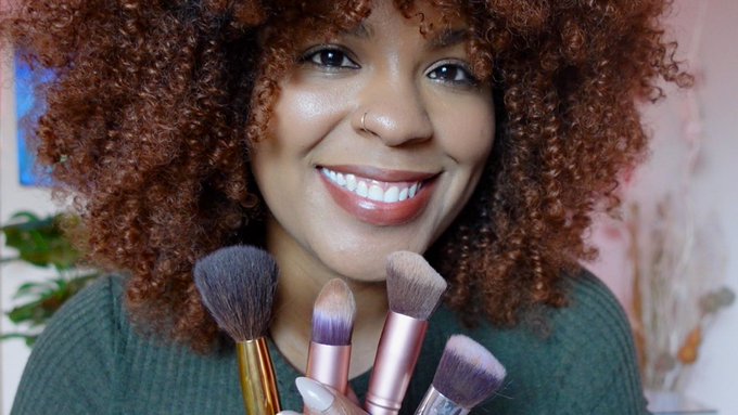 ASMR Jamaican girl at the back of class does your Makeup ft. Dossier + Layered sounds https://t.co/KXwOaYbDmu