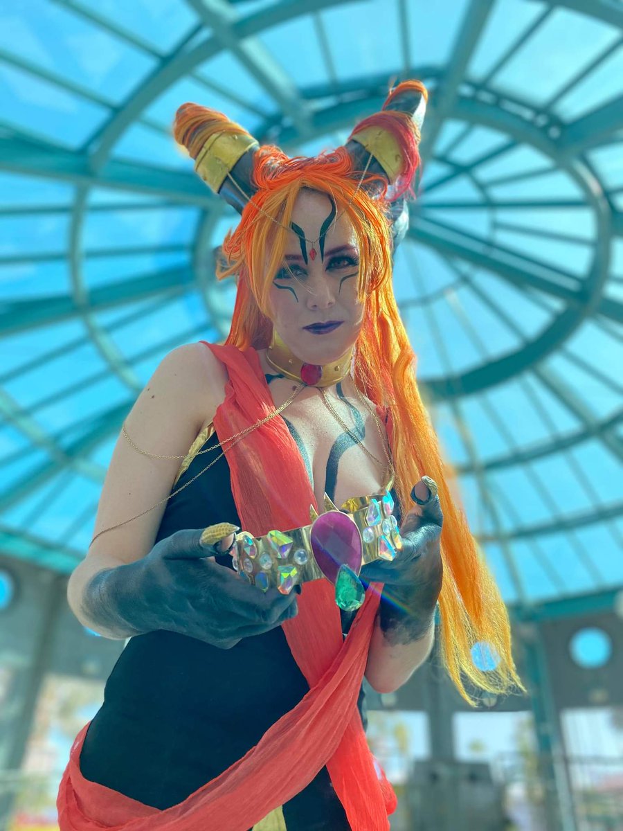 polychromaticos's tweet photo. a gift from the Countess..
--
Taken by @shortcake_bunn at Metrocon last year
Horn pattern by Kinpatsu Cosplay
#TheArcanaGame #arcanacosplay #devilnadia https://t.co/s7FIfA3JCt