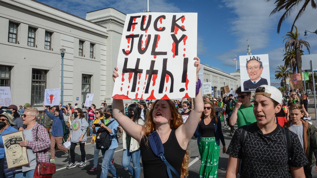 ProtestPix's tweet image. About 500 march in #RiseUp4AbortionRights protest in San Francisco on July 4. When women are not free, no one is free.