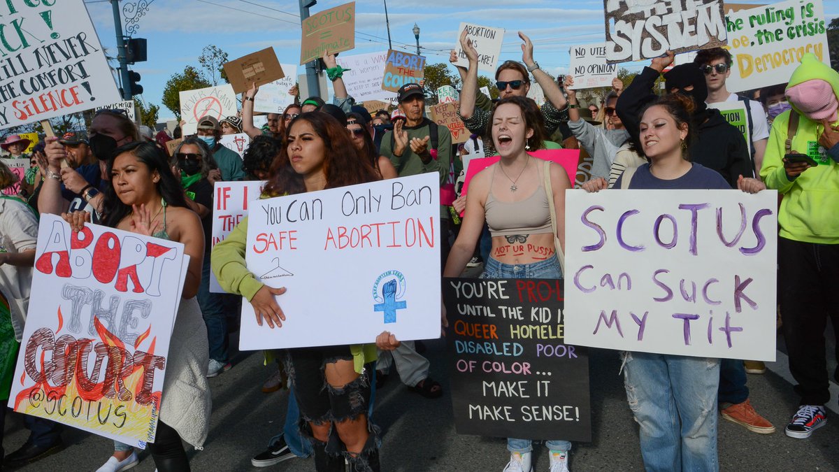ProtestPix's tweet image. About 500 march in #RiseUp4AbortionRights protest in San Francisco on July 4. When women are not free, no one is free.