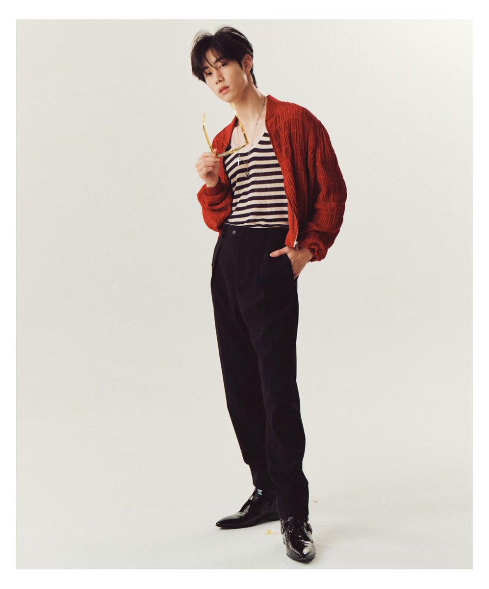 marktiyen's tweet photo. Best cuts not stopped until there because some of unreleased photos need to be shared! Poses like top tier model one, looks so relaxing whilst nailed the head to toe appearance. https://t.co/nZa3zHMscW