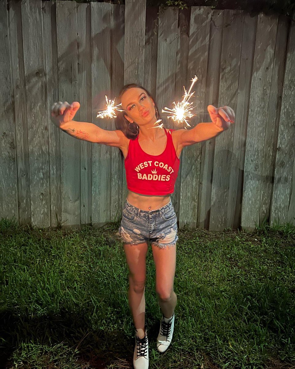 skylartrinity_'s tweet photo. the fourth <3 https://t.co/CSOXc42N8c
