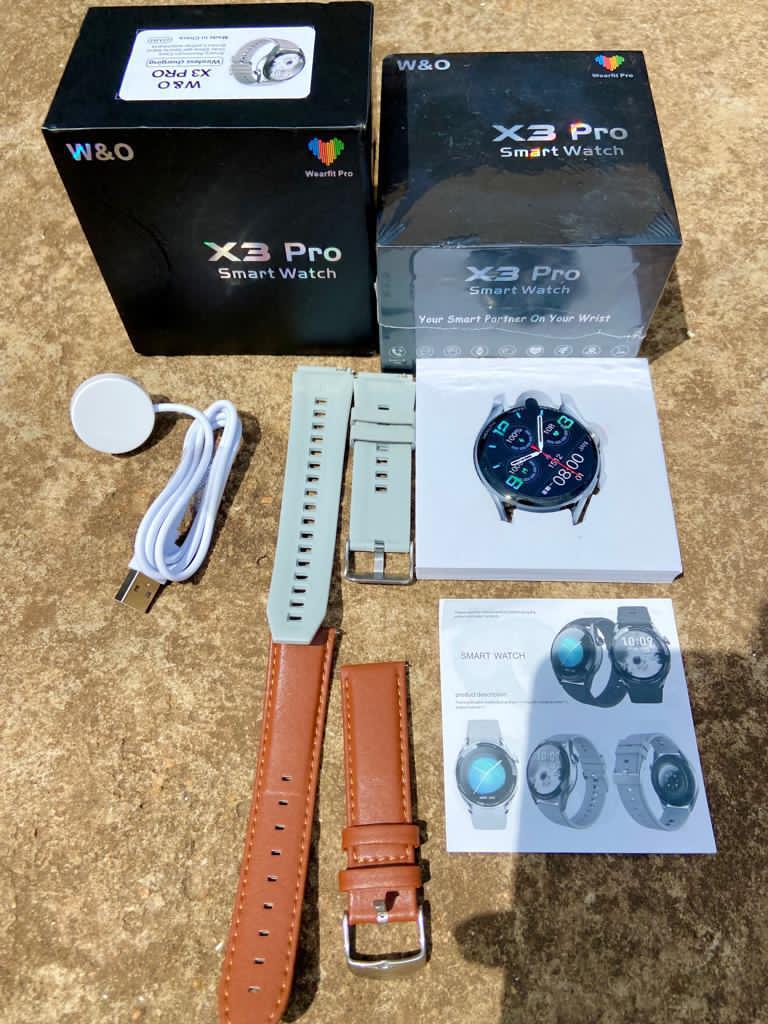 CM_Stores's tweet photo. Smart Watch Available at 220,000ugx with free delivery. https://t.co/UuhY205JqH