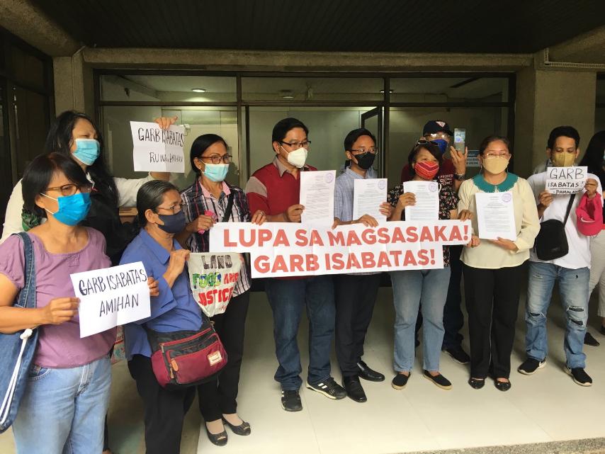 Farmers file Genuine Agrarian Reform Bill in Congress

The Genuine Agrarian Reform Bill (GARB) or the Free Land Distribution Act of 2022 is being refiled in the 19th Congress by Makabayan representatives Rep. Arlene Brosas, Rep. France Castro, and Rep. Raoul Manuel.