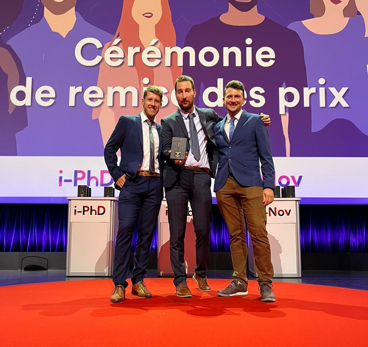 Félicitations Baptiste Dautreppe pour ce prix du i-PhD remis à la @citedessciences de Paris. C'est une grande fierté de bosser à tes côtés tous les jours sur le projet FuelSea ! @DCMGrenoble @LINKSIUM_ @LabexArcane @UGrenobleAlpes @DocUnivGrenoble #Entrepreneur #startup