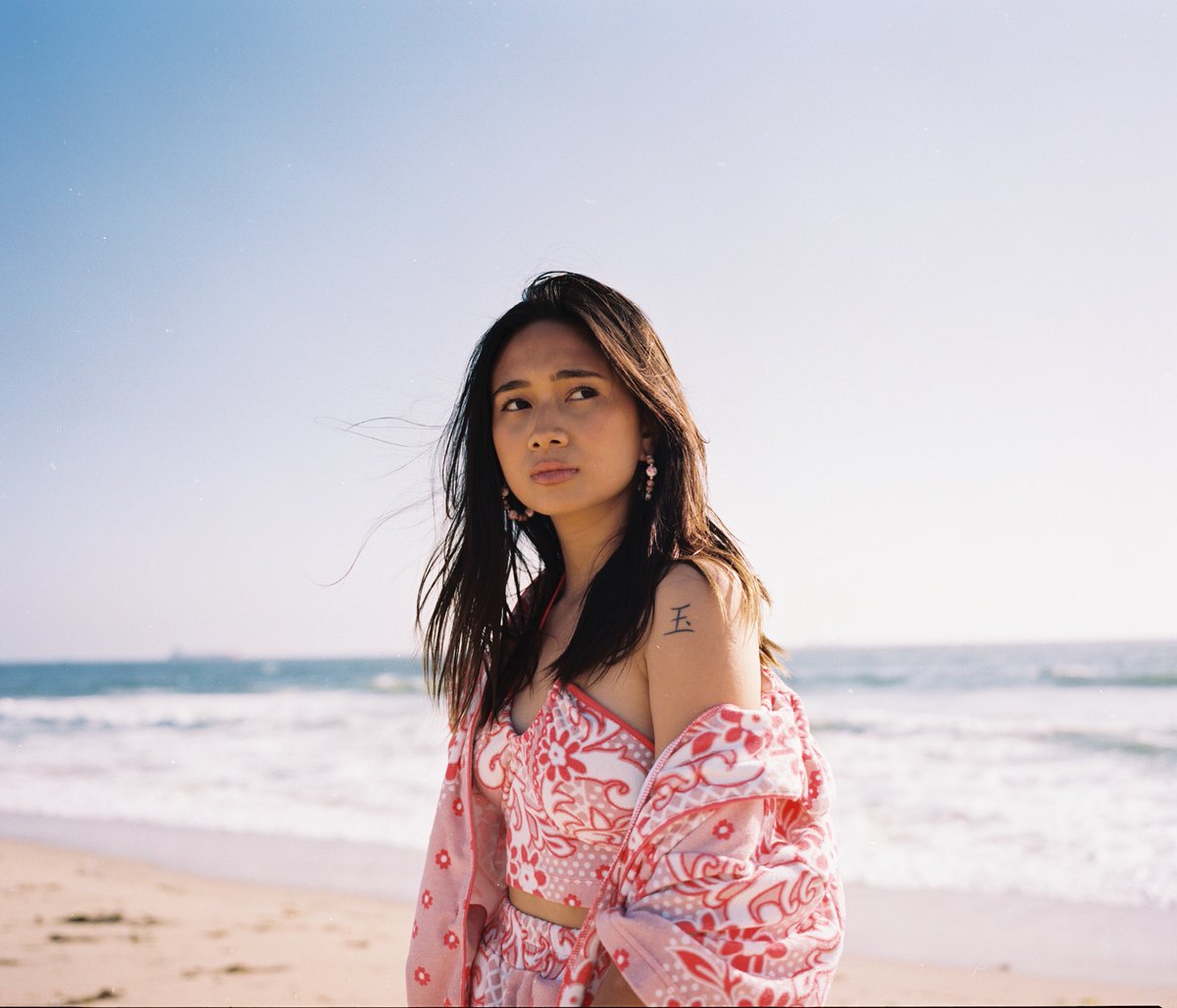 nikizefanya's tweet photo. “Oceans &amp; Engines” (the 2022 version) comes out this Friday July 8.

Pre-save: https://t.co/6tsICTTIl8 https://t.co/aIBl61dpdp