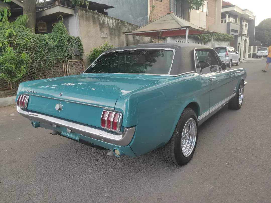 Suka Mobil Tua tweet media