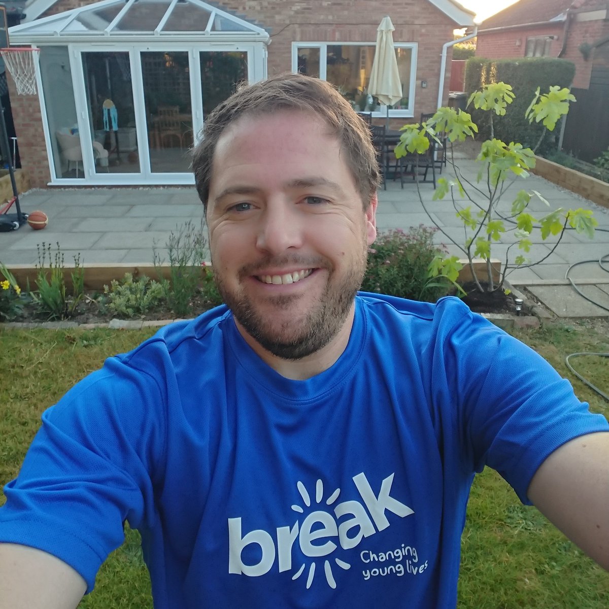 sean_dugdale's tweet photo. #NewProfilePic #LondonMarathon2022 #GoTeamBreak https://t.co/vGr95OR945