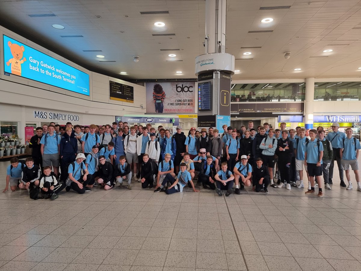 TheHowardTHAT's tweet photo. Italy 2022 is go! 80 Geography students have arrived at London Gatwick ready to take off to Italy for 5 days. We just about managed to fit them all in. #HowardGeog #HowardOnTour https://t.co/kMS9FIDuWZ