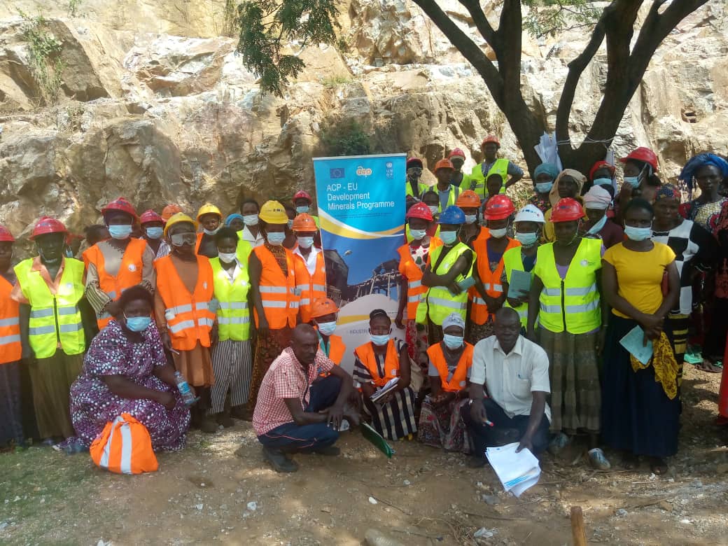 RhamzInternati1's tweet photo. Value Chain Optimisation Training for Women Led and Owned SMEs and Artisanal Miners in #DevelopmentMinerals in Uganda. Happening in Northern and Eastern regions. Last Week we covered Tororo,Lira, and Alebtong. Will update you for this week. Made possible by #DevelopmentMin Prog. https://t.co/2MBKO3wvXk