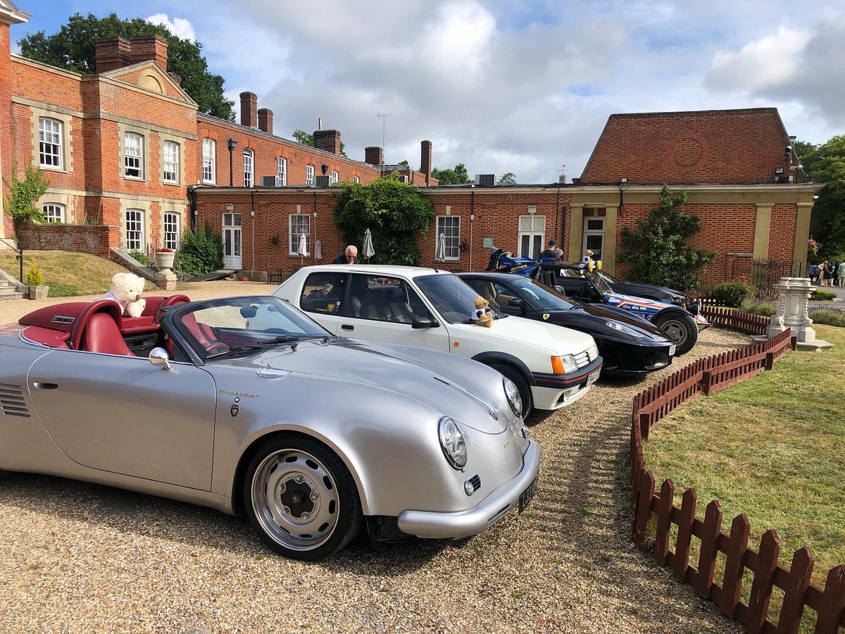 Lizzie77 tweet media