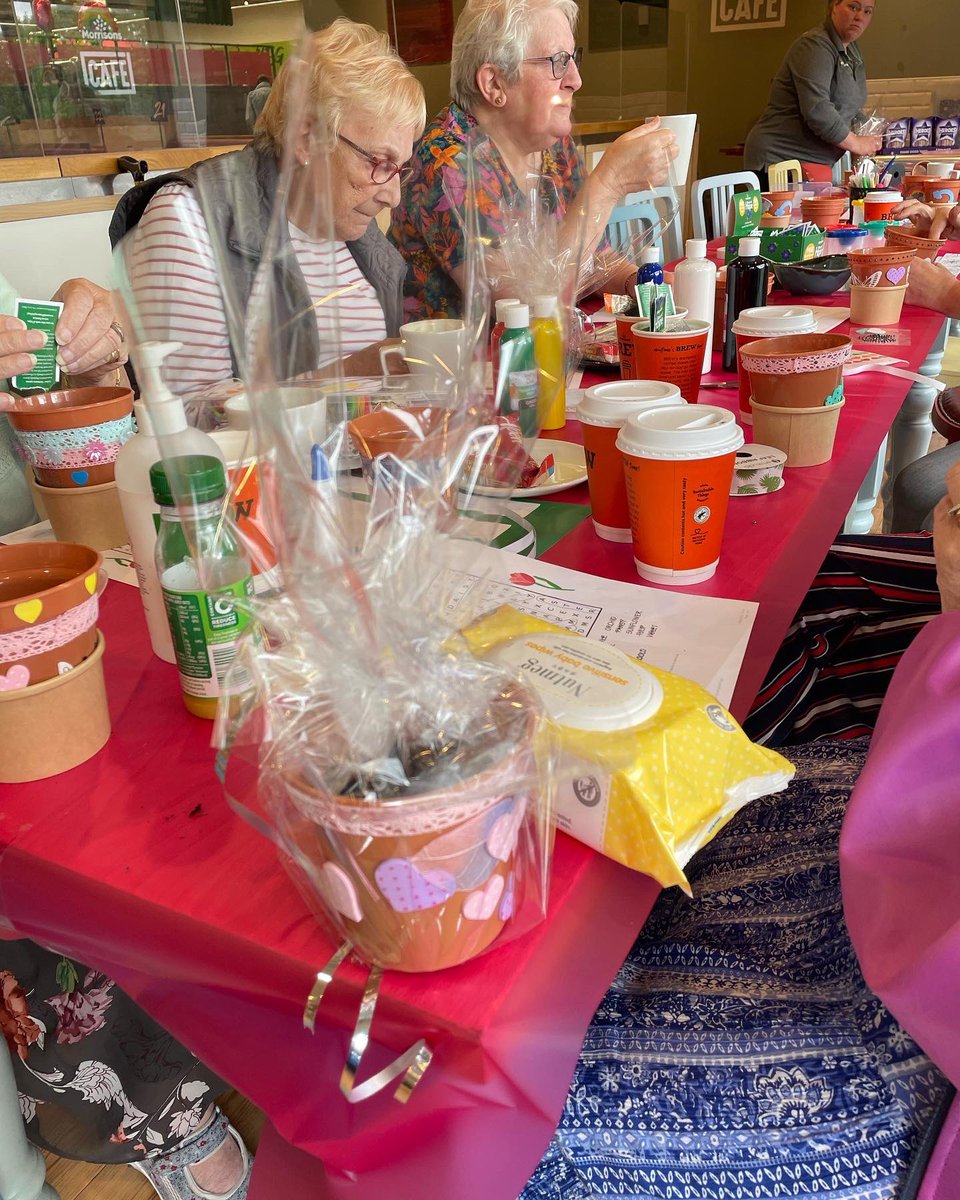 Focus4Hope's tweet photo. Yesterday was our first Create & Craft Club and the lovely ladies decorated plant pots then planted seeds.
Partnered with @Morrisons Elland Community Champion and @stayingwellcal
#combattingisolation
#workingtogether https://t.co/EO6dNRexI2
