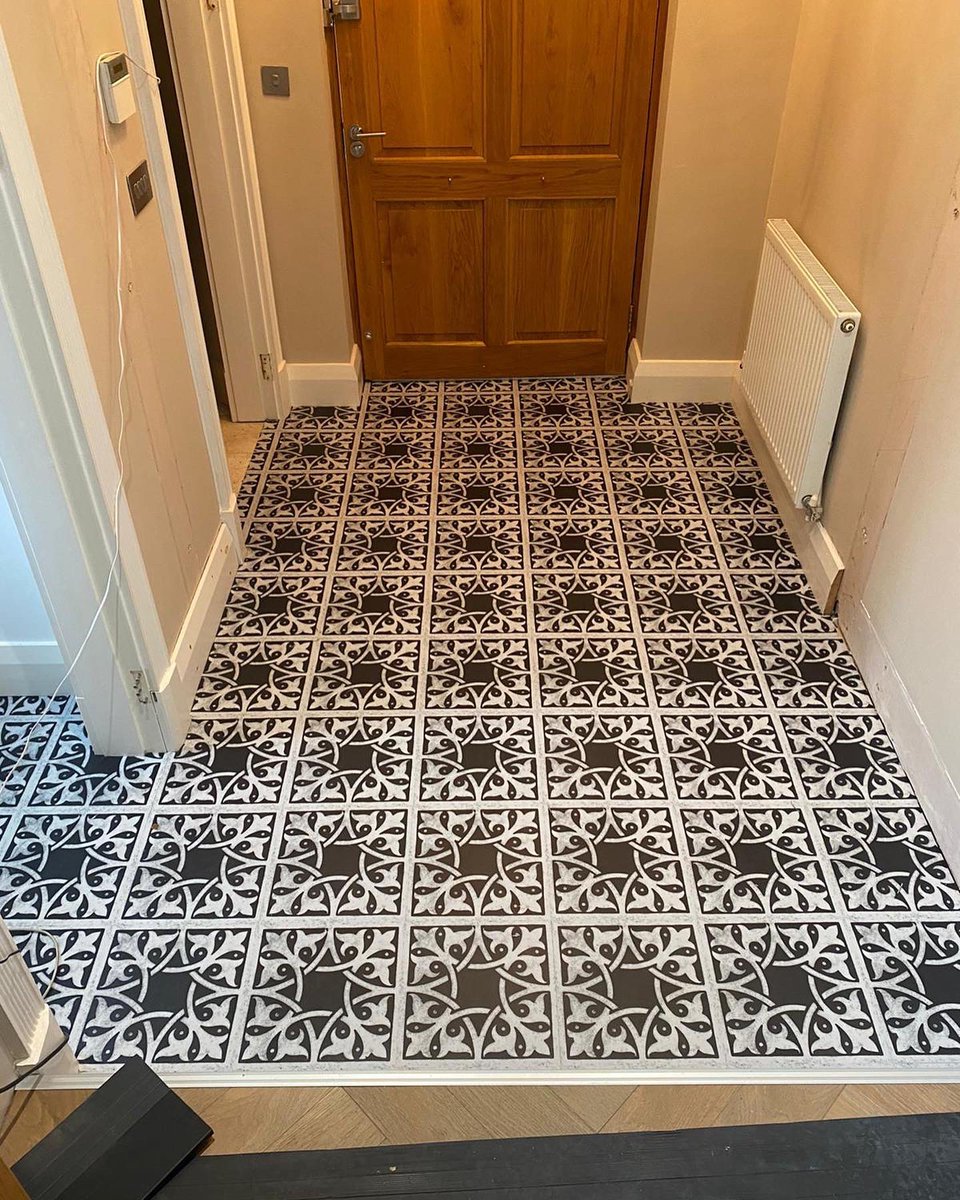 <a href="/hmflooring/">Harvey Maria</a> fitted to this stunning entrance hall 🤩

#phoenixflooring #flooring #lvt
