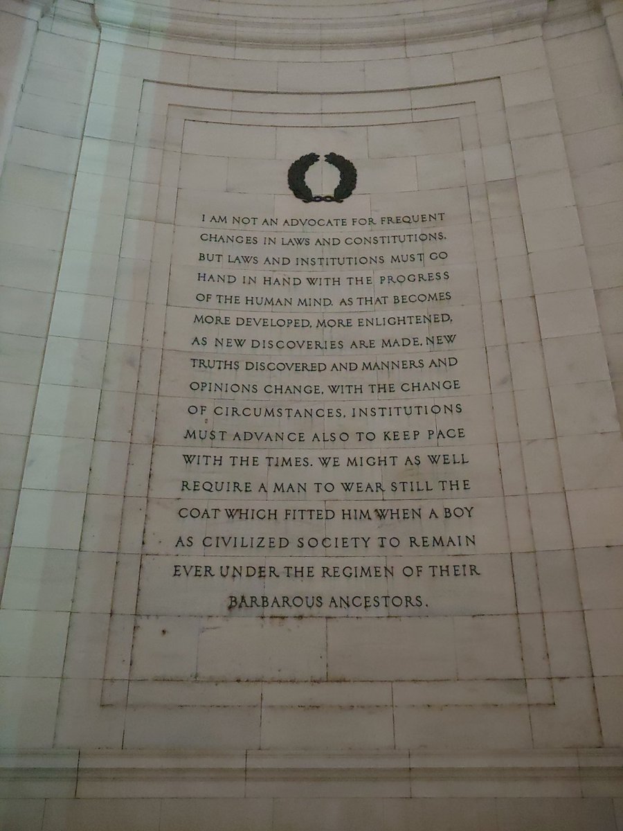 basteid's tweet photo. @GoodPoliticGuy On the Jefferson Memorial https://t.co/hkjQfKOuNY