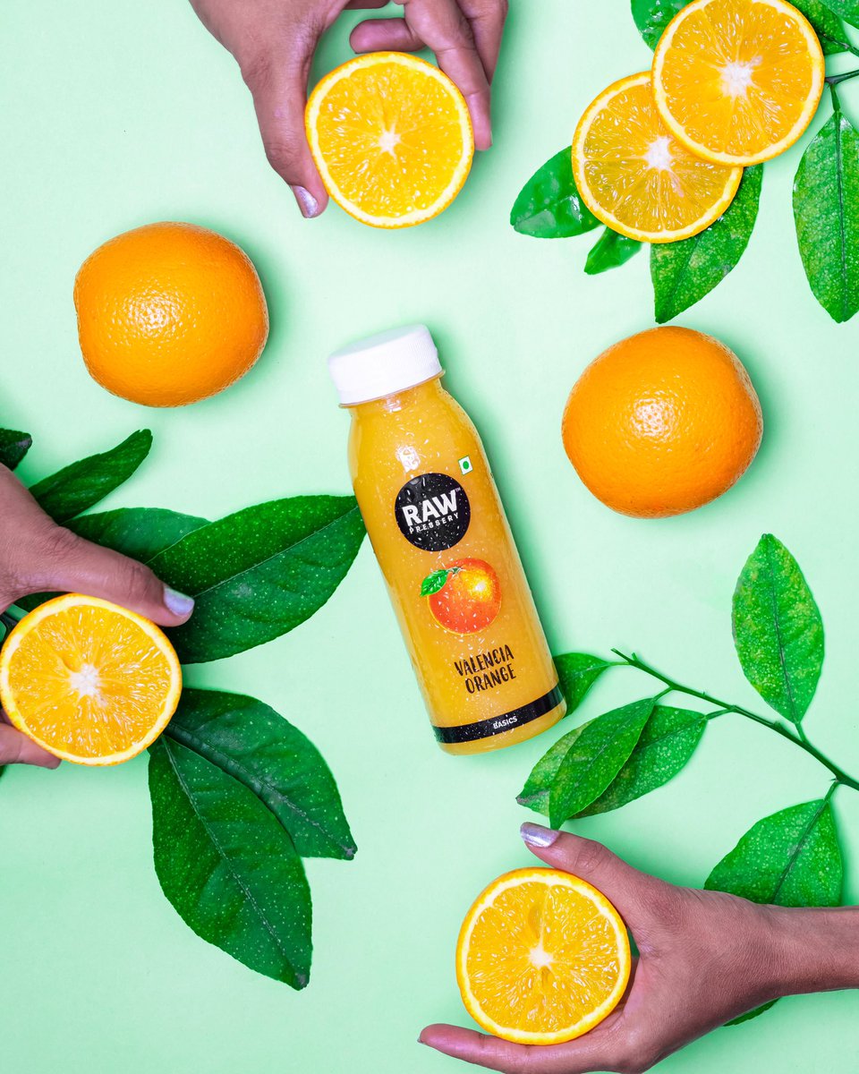 Too much Citrus in one pic. 🙃🍊🧡 
Keep your immunity in check this monsoon. Stock up on your Vitamin C fix.

Avail up to 20% off on Valencia Orange 250ml value packs. Visit rawpressery.com to order.

#orangejuice #immunityfix #vitaminc #monsoon #rawpressery