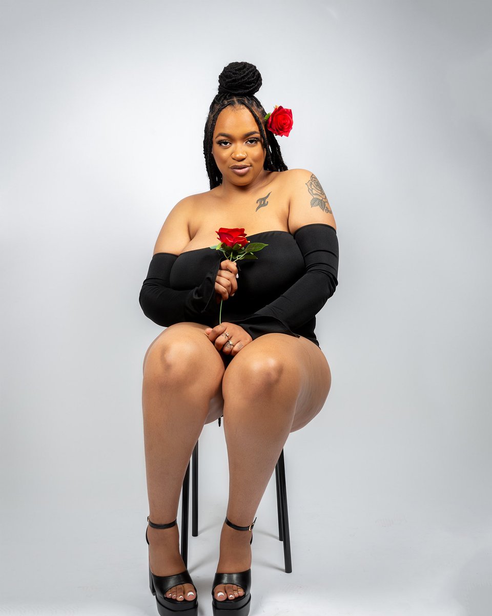 VintageFresh777's tweet photo. #bdayphotography #studiophotography #portraitphotography https://t.co/zf7GIhrXWm