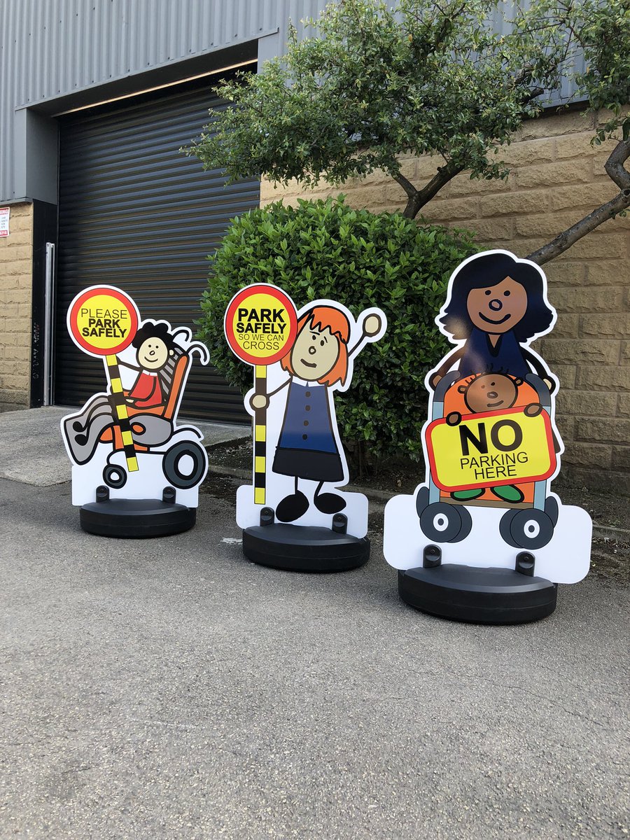 School_RdSafety's tweet photo. Today’s #School #RoadSafety tip #Walk or #Cycle to School and leave your car at home if you can.
If you must drive #Park well away from the #SchoolGates to help #KeepChildrenSafe when they’re #CrossingTheRoad #Think #ChildSafety #Schoolrun https://t.co/QVdvCaX1xr