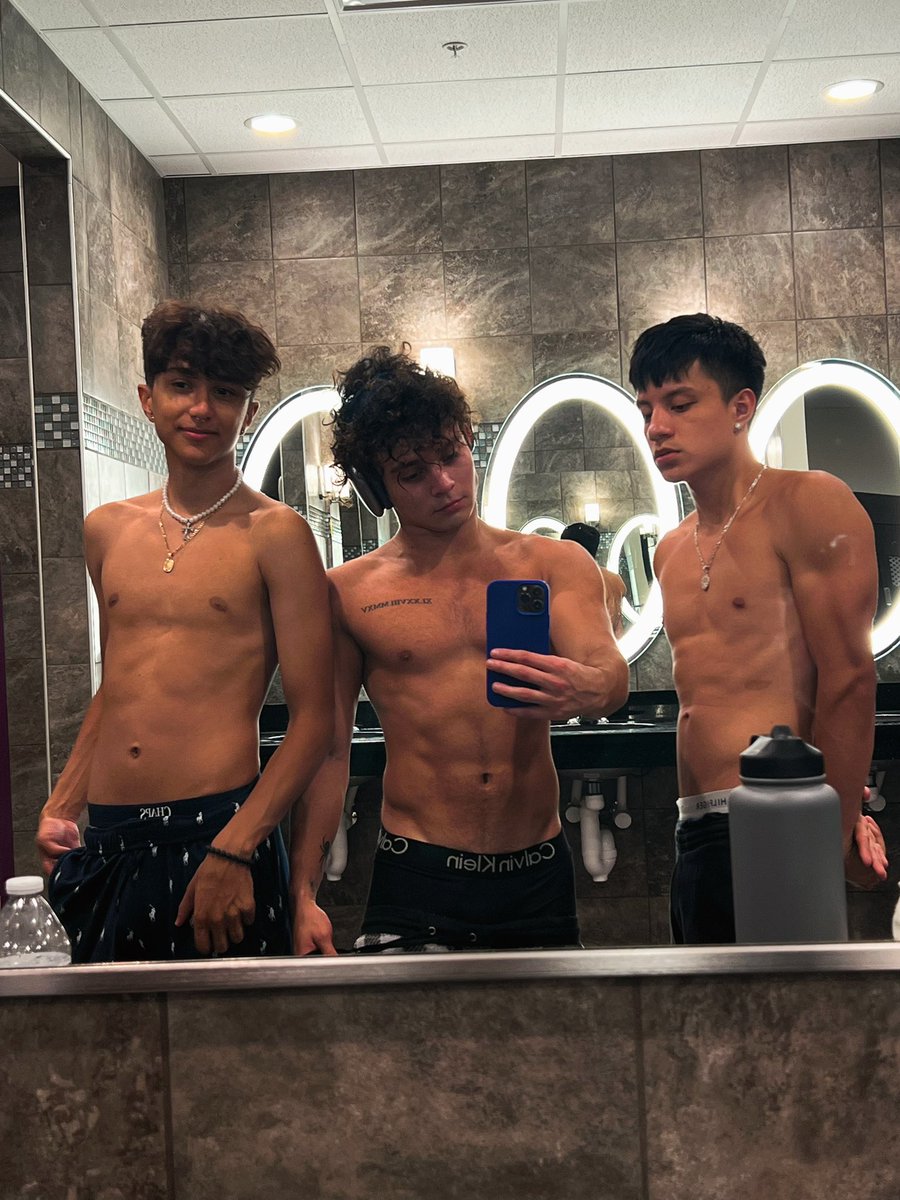 mariosexclusive's tweet photo. who’s tryna get railed by us 😏 https://t.co/JsfN7lG6Kt