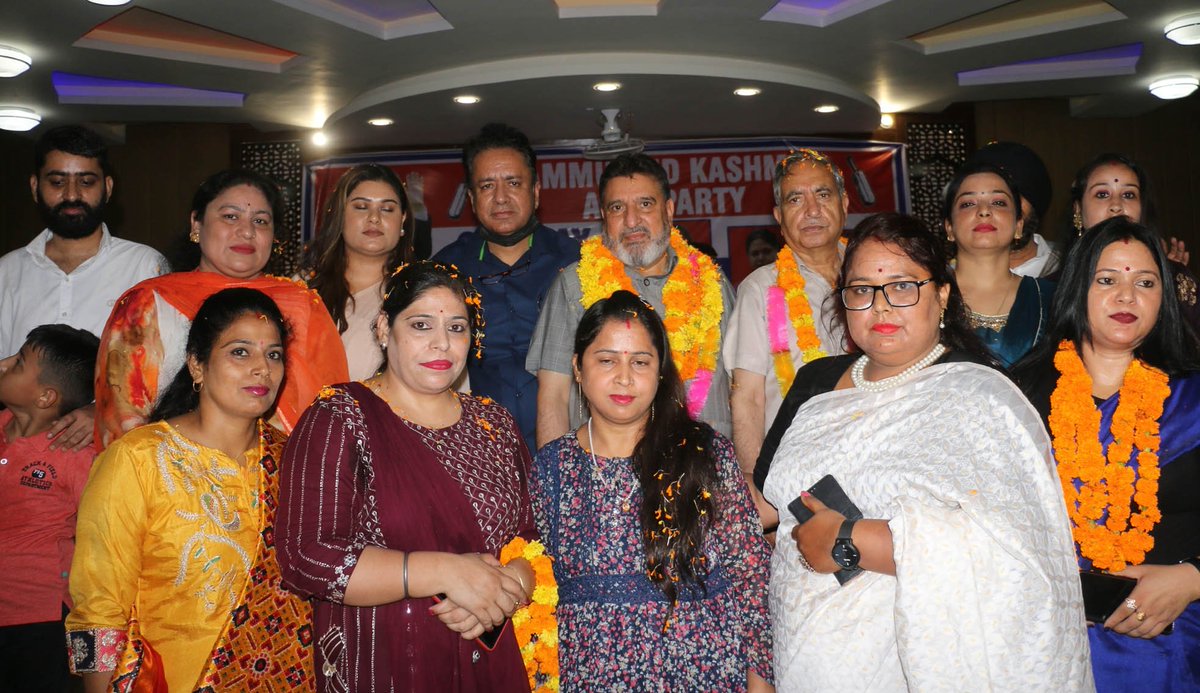 KhanRaqeeqJKAP's tweet photo. Some Glimpses of Yesterday woman convention of @Apnipartyonline at Gangyal Jammu . Participation of hundreds of #women in  convention at Gangyal shows they have chosen politics of truth.

@AltafBukhari01
@OfficeOfLGJandK

Mass Shooting

#ApniParty https://t.co/9G5cRd691J