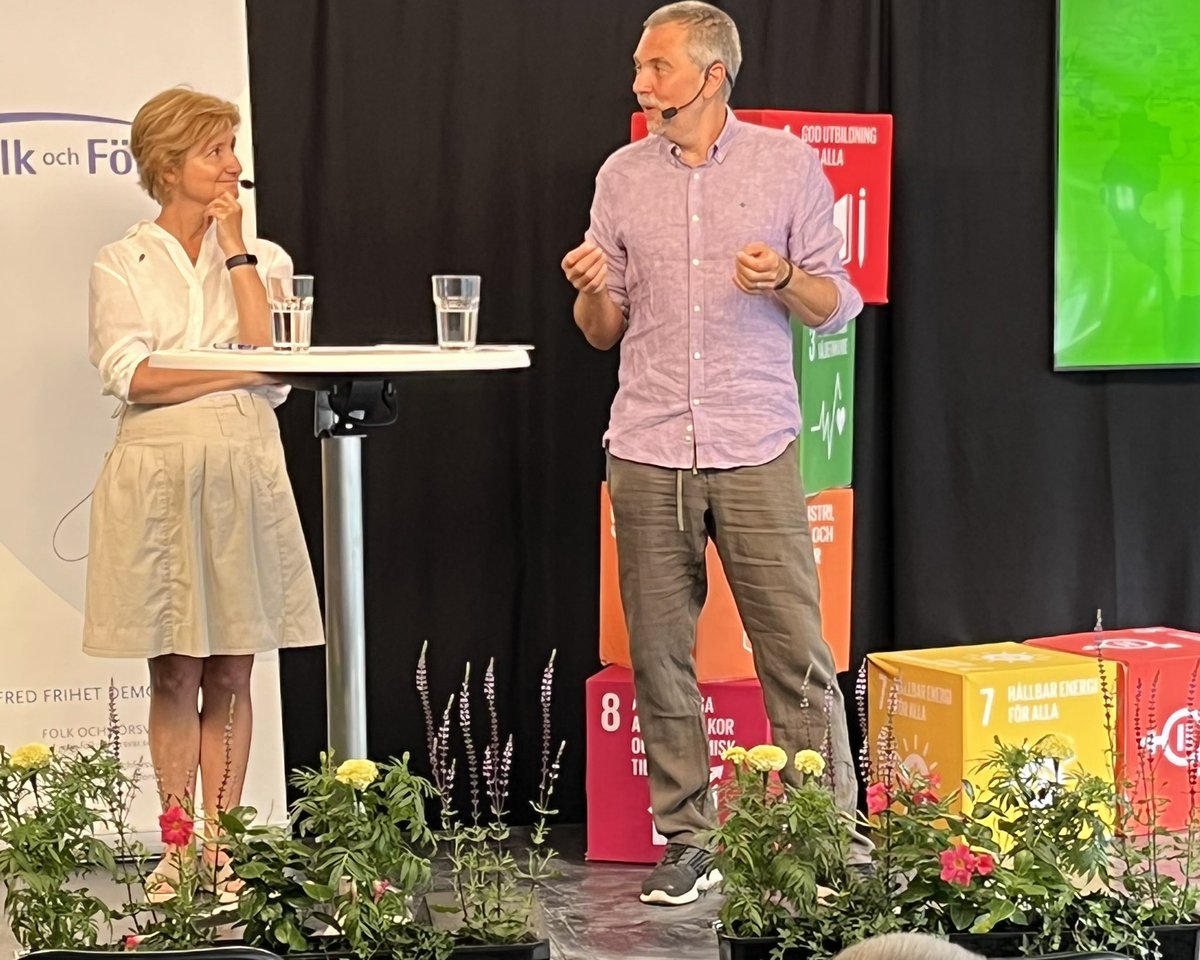 thenewdiv's tweet photo. Morgonen #almedalen2022 börjar med fokus på @RSF_RUG @FolkochForsvar @omvarlden och det fria ordets inskränkningar i bla Ryssland . ’Stater som vill förtrycka har ett gemensamt recept: Det börjar med det fria ordet, media, journalister, sedan ger man sig på fack org, individer’. https://t.co/GhXDibyLDF