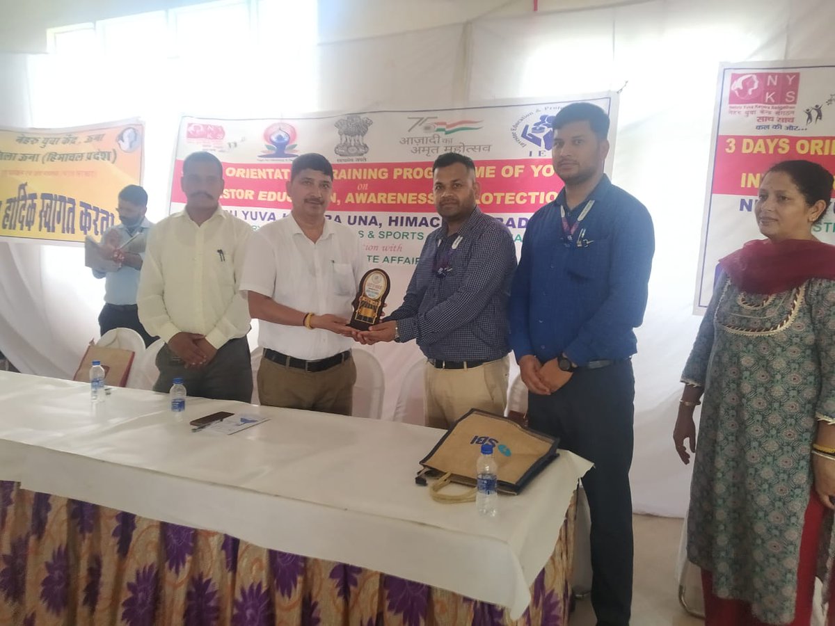 MYBHARATUNAHP's tweet photo. Nehru yuva Kendra Una organised Ist day of 3 days training programme on Investors Education Awareness n Protection to motivate youngest and village members at Khad Una #IEPFA #Orientationtraining #Investoreducation #Careermela @Nyksindia @YASMinistry @sdnykshp @Anurag_Office https://t.co/yZ2GzAiqHO