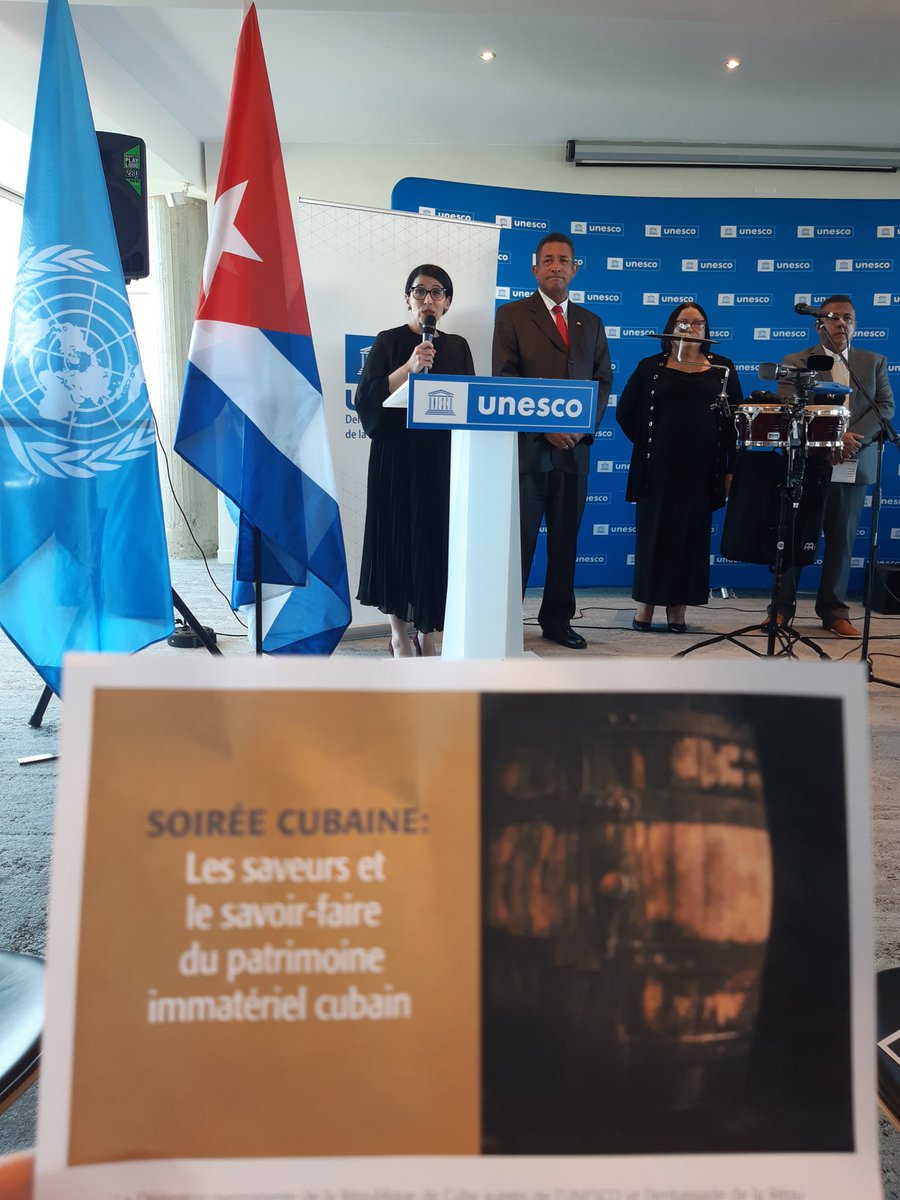 EmbaCubaFrancia's tweet photo. ☀️Bonjour! On partage 👇
Présentation du #1724 à #UNESCO dédié au PATRIMOINE CULTUREL DE LA NATION CUBAINE. 
Véritable création des mains des MAÎTRES DU RHUM LIGHT🇨🇺, porteurs d'une tradition identitaire de notre nation.
@EmbaCubaFrancia https://t.co/PO3EyQYlm7