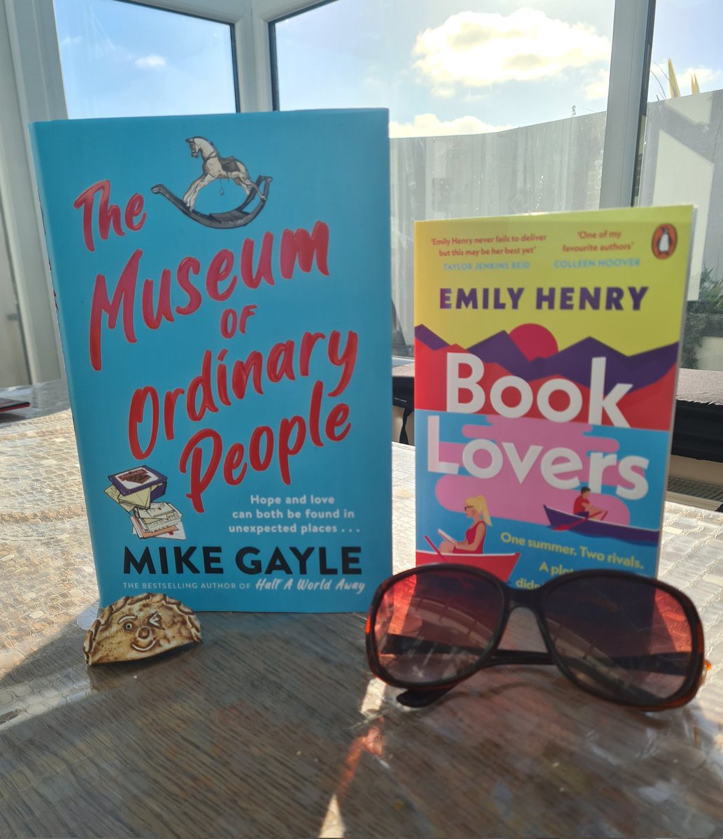 FranMcBookface's tweet image. Morning 🌄 

Wee holiday #Giveaway 

Follow, like &amp;amp; RT for your chance to win these two books.

Closes 11th July. UK only &amp;amp; no competition accounts please.

Good luck 🍀