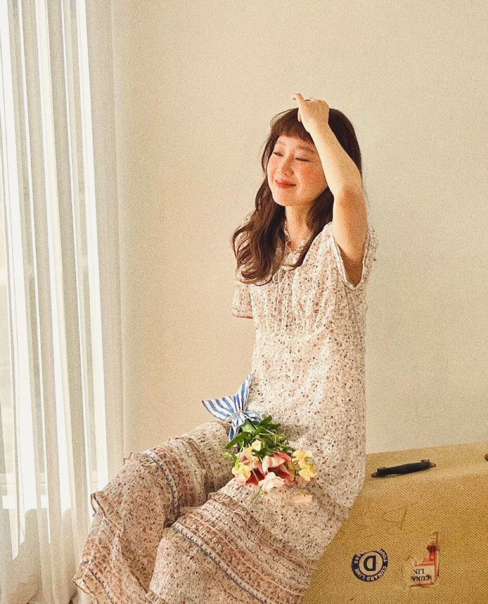 khj_cloudy's tweet photo. 꽁 화사해🌷🌼

#공효진 #konghyojin https://t.co/KYpvEu4Nvk