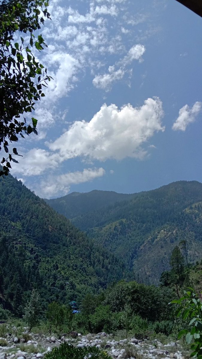 Akanshaaaaxxaa's tweet image. पहाड़