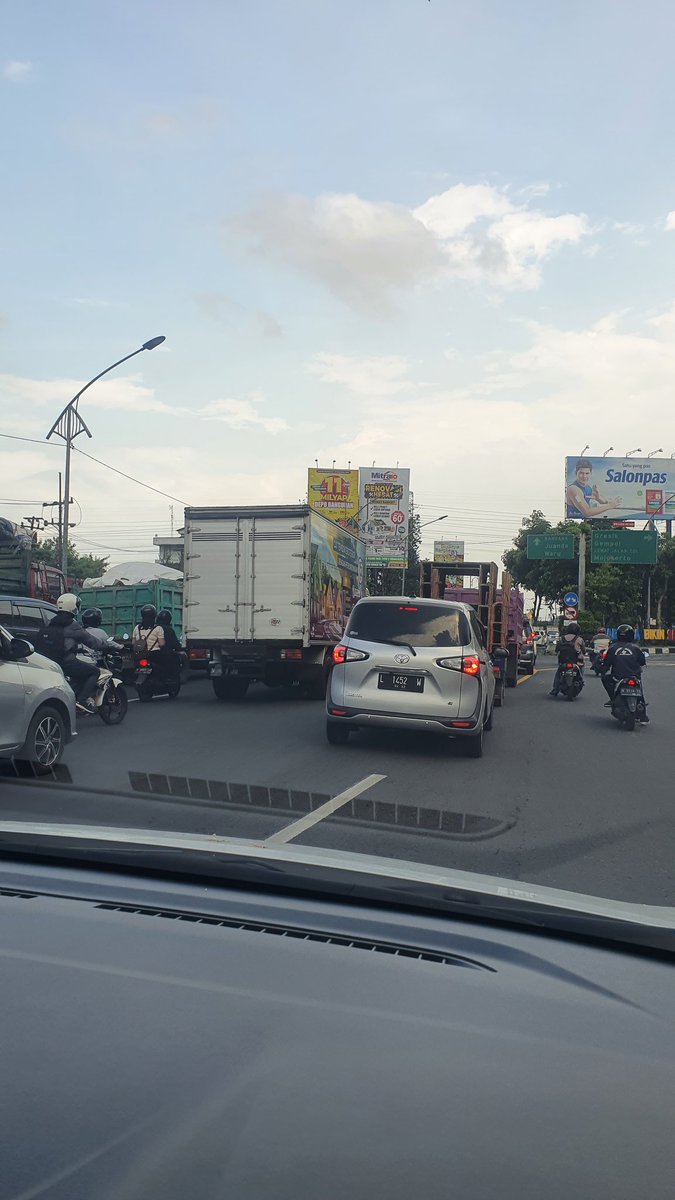 kunkopi's tweet photo. @e100ss bunderan waru arah darjo pamerr(PAdat MERayap), tanyakenapa? https://t.co/Rd66ATXmuw