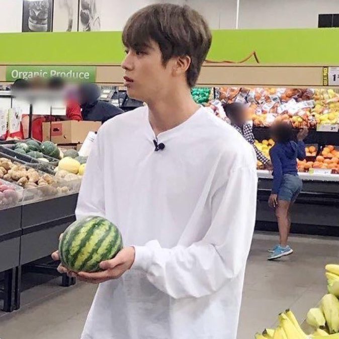 FW4vOFzVEAAu7KZ?format=jpg&name=small