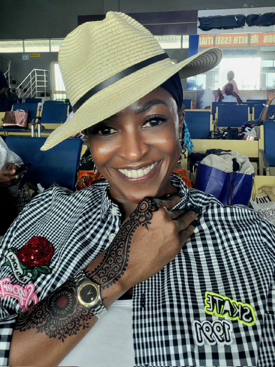 HenshawKate's tweet photo. Phone selfie Tuesday...

When you are fine, you are fine..
Nothing anybody can tell me...
😋😋🥰

Comment with ya own phone selfie mbok... https://t.co/hFXoJVMUtf