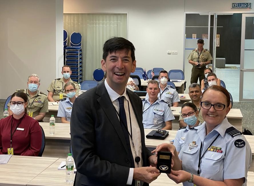 AusHCMalaysia's tweet image. Welcoming delegation from the Australian Command &amp;amp; Staff College (ACSC) to 🇲🇾. Will have valuable exchanges with Malaysian Institute for Defence &amp;amp; Security, National Defence University, Malaysian Armed Forces Staff College, &amp;amp; Malaysian Peacekeeping Centre 🇦🇺🇲🇾🤝