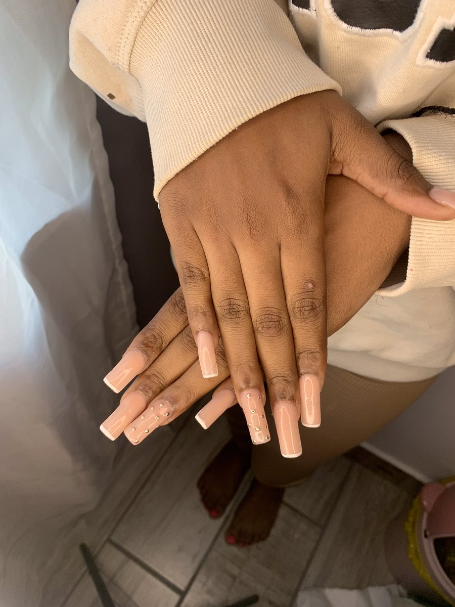 hooeeppiiee's tweet photo. I’m a nail tech based in Nelspruit💕. Please follow us on Instagram, &amp; Facebook @hope.on.toes
To book your appointment, you may DM, call or WhatsApp 0678005943. 
Please share with your friends &amp; families🌸. https://t.co/njbebi1un5