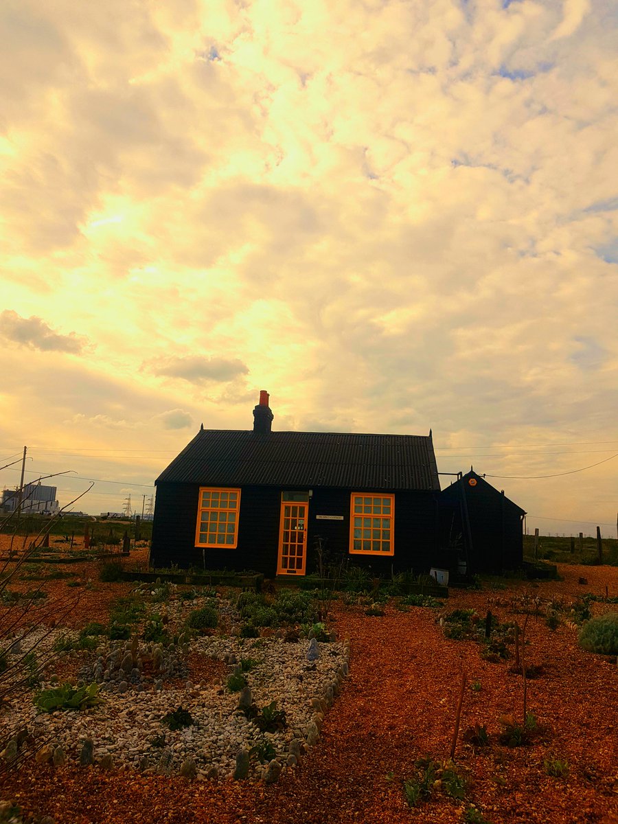 _DAILY_GLITCH's tweet photo. The wierd and wonderful Dungeness...amazing place.
#colourphotography #colourworld #colourphoto 
#travelphotography #travelgram https://t.co/KpCW7Sxnkv