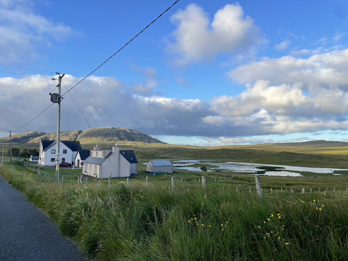 JillianGibby's tweet photo. Morning run views. The ☀️ finally came out #siabost #isleoflewis https://t.co/mN1kz47vjX