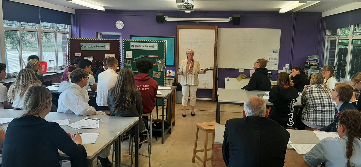 Presentations and careers talk <a href="/SCIENCEatJTHS/">JTHS Science Dept</a> forensics day 22. Thanks to Mrs Leary for giving up her time to inspire our forensic scientists