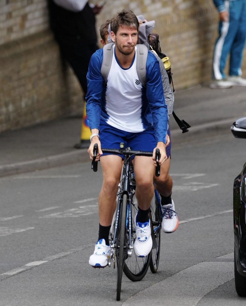 Respect to Cameron Norrie - the last Brit still in the running - who has been cycling to <a href="/Wimbledon/">Wimbledon</a> He said: “It’s nice to beat the traffic and it’s a good warm up.” #ActiveTravel