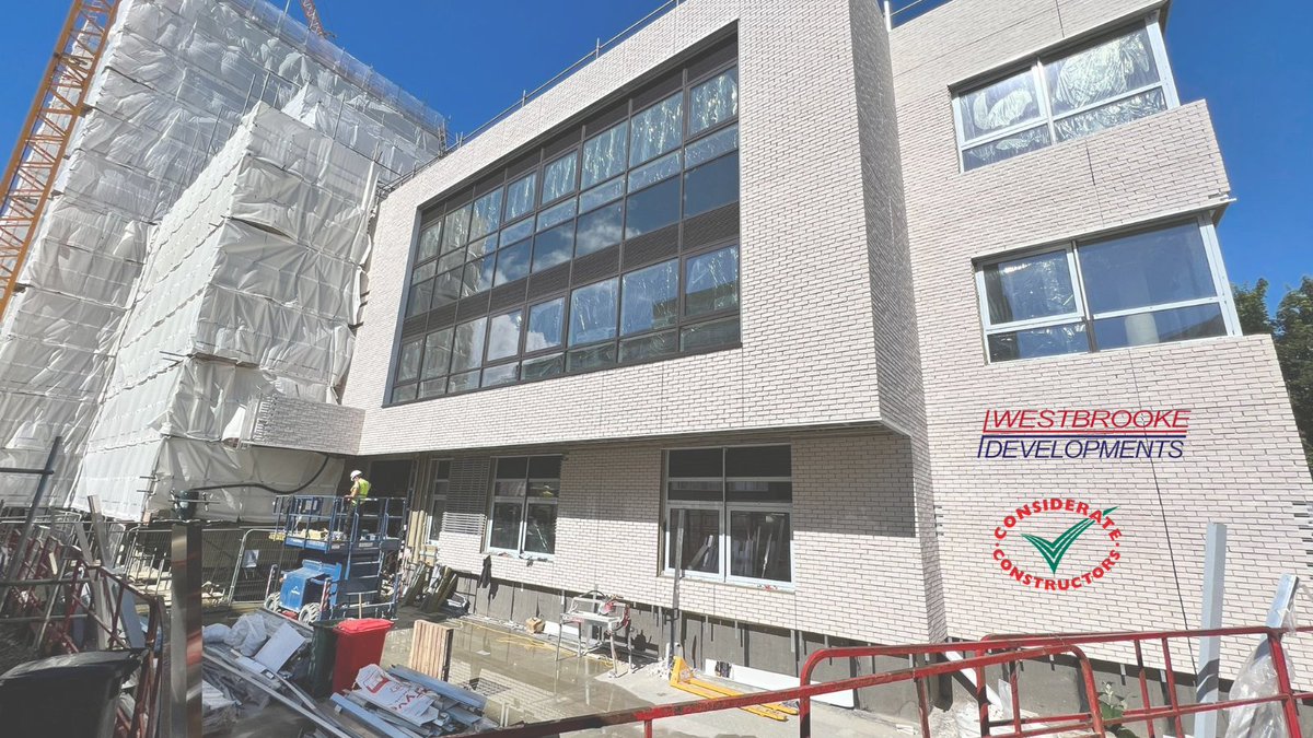 WestbrookeDev's tweet photo. Mechslip cladding is now almost complete for the commercial area of the development. The residential area is also well underway, with good progress being made across the site. 

#TateResidences #WestbrookeDevelopments #RoffeyHomes #LoveConstruction #ConsiderateConstructors https://t.co/prQMfnXP3E