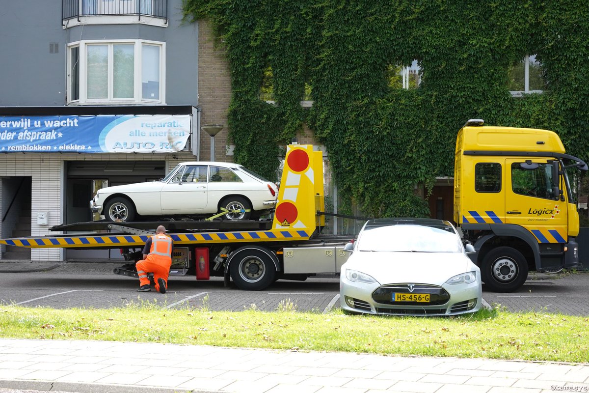 kamafotos's tweet photo. Amsterdam-Noord - Meeuwenlaan
https://t.co/r8igqfnufd #mgbgt #tesla #autotransporter #transportertuesday https://t.co/2sdfcWbY01