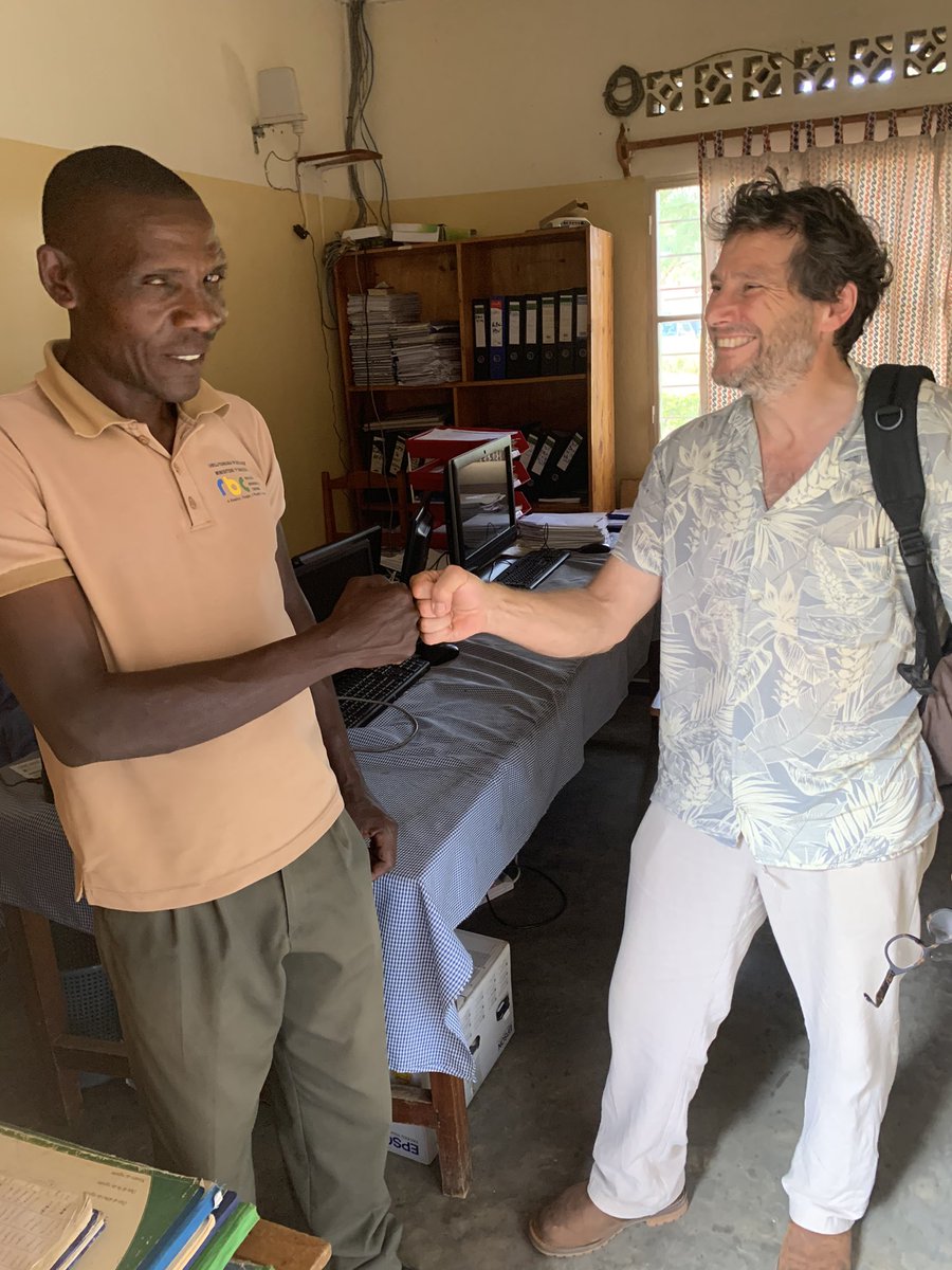 alexhardingexe's tweet photo. Primary care - the most effective way of improving health worldwide (Starfield,etc etc)
… but 50% of people have no access: minimal investment and the press so uncool? Why? What to do? Join us @ExeterMedCPD just back from delivering in Rwanda. Long journey starts with first step https://t.co/g20OiFbGBi