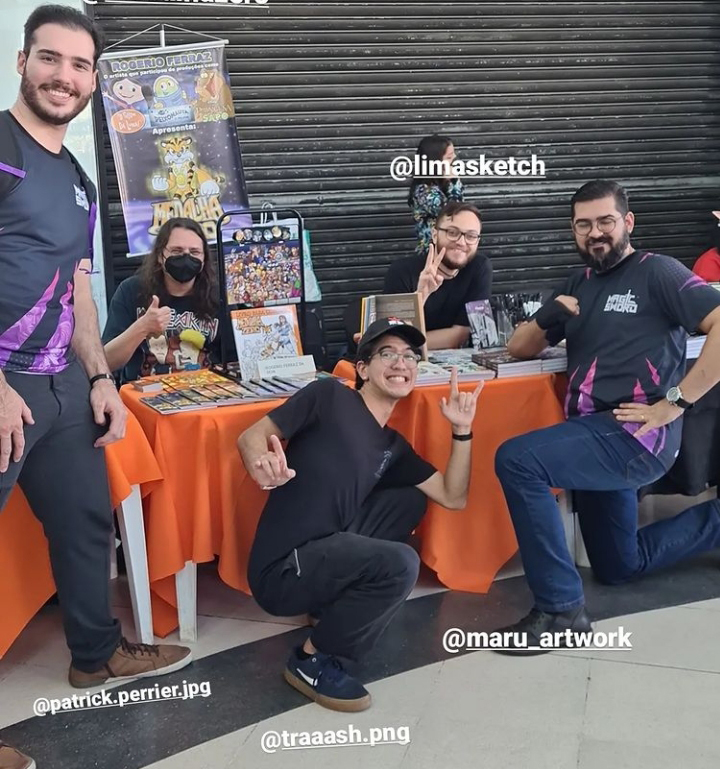 rogferraz7's tweet photo. Nesse último final de semana estive na Expocomics, dessa vez em Taubaté. Gostaria de agradecer a todos que visitaram a mesa do Medalha Zero e conheceram o Garra, tiraram fotos e também levaram alguma lembrança pra casa.
#hqs #quadrinhos #medalhazero #expocomics https://t.co/WliV18GUO1