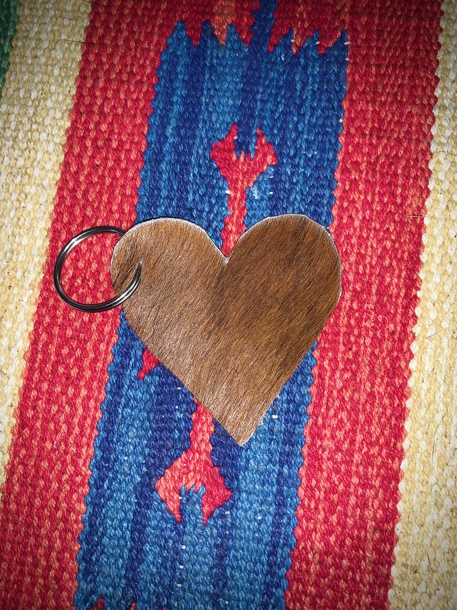 ❤️‍🔥Heart cowhide key chain accessory~$12
•made to order 

#rockingaces
