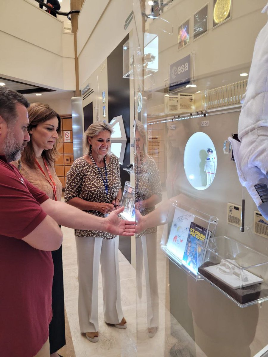 SimonettaCheli's tweet photo. Yesterday I had the pleasure to host the Undersecretary for Cultural Heritage and Activities Lucia Borgonzoni here at ESA ESRIN.
We visited the establishment, #ESAphilab, the Memorabilia Wall and the Phi Experience. https://t.co/hpc7pdPc9Y