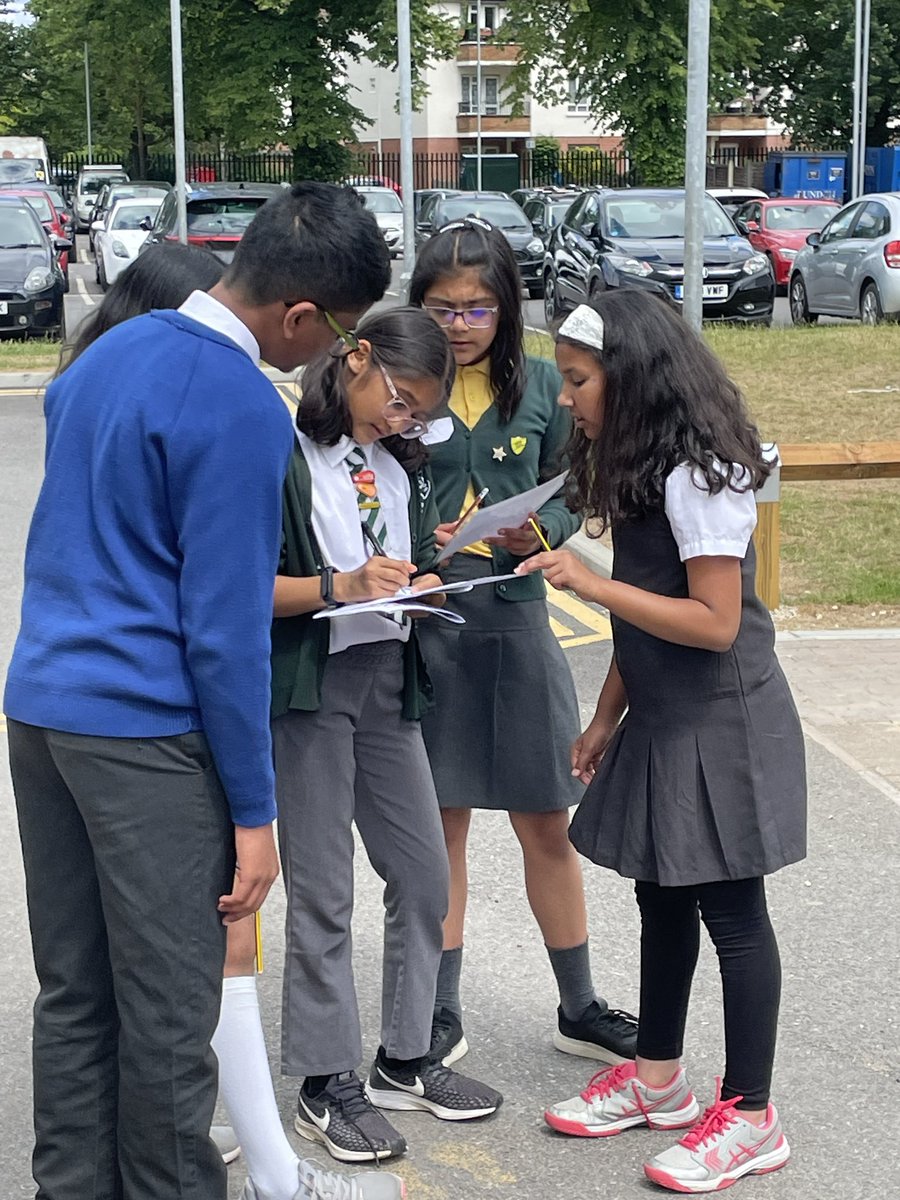 lgs_news's tweet photo. Great to welcome our new Year 7 students on Transition Day! Team building, making friends, exploring the siteโฆ.and a mystery to solve in the library๐ค. #LGSConfident #LGSWellrounded https://t.co/k0QBWBsFI1