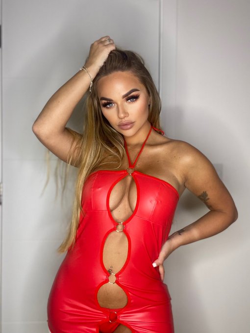 MANI PEDI TIME  Who wants to contribute  Cashapp - &pound;emilieraex REVOLUT - &pound;emilieraex https://t.co/4U