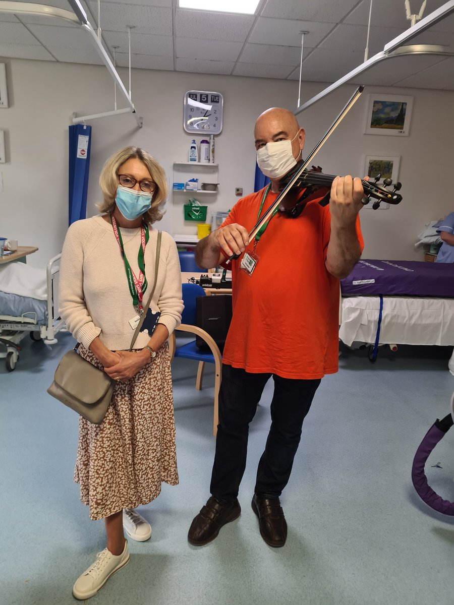 Thank you to <a href="/Kissingitbetter/">Mahlangu</a> for bringing joy to our Frailty patients 👏👏